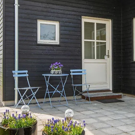 Serene Holiday In On Amidst Nature بيت للعطل